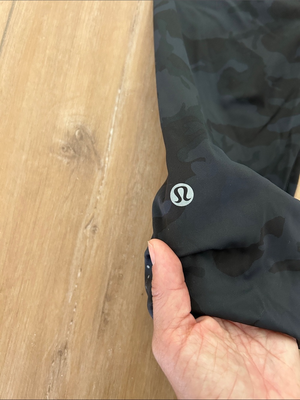 Worn once - LULULEMON Fast and Free Crop *Nulux in Incognito Camo Multi Grey - Picture 4 of 10